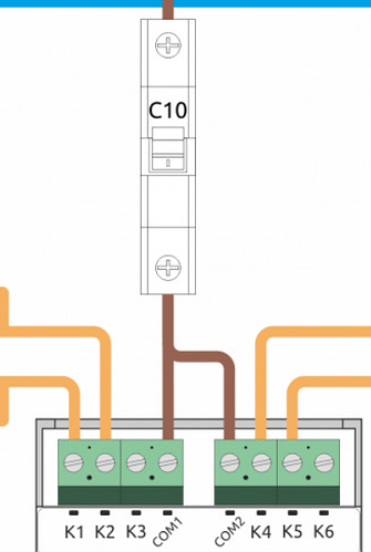 На изображении представлена схема электрического подключения с автоматическим выключателем C10 и клеммными колодками K1-K6. (Captioned by AI)